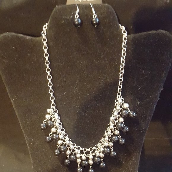Paparazzi Jewelry - Paparazzi Silver and Black Necklace Set J-116